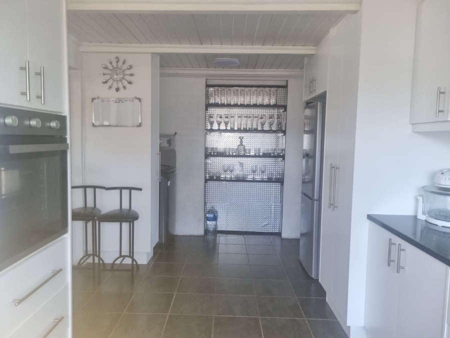 4 Bedroom Property for Sale in Windsor Park Western Cape